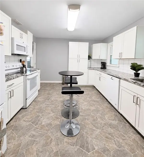 216 Moss AVE, Liberty, MO 64068