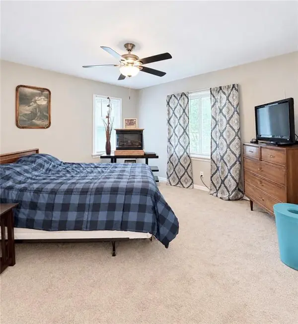 216 Moss AVE, Liberty, MO 64068