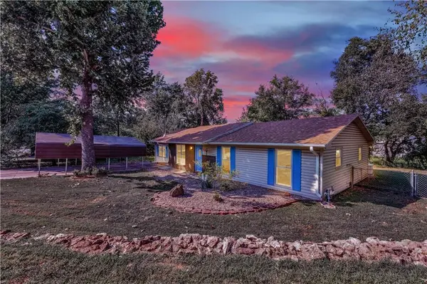 220 Salem AVE, Knob Noster, MO 65336