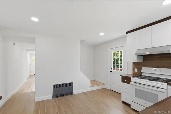1 Alvin ST #2, Glen Cove, NY 11542