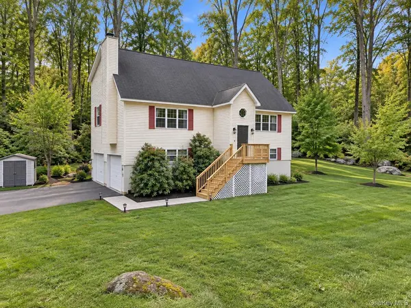 27 Cannon RD, Carmel, NY 10512
