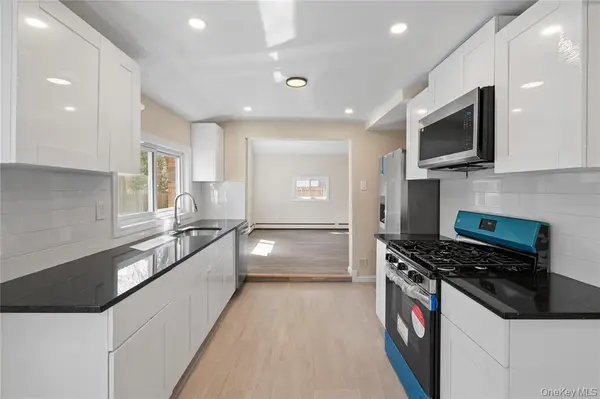17 Helm ST, Wurtsboro, NY 12790