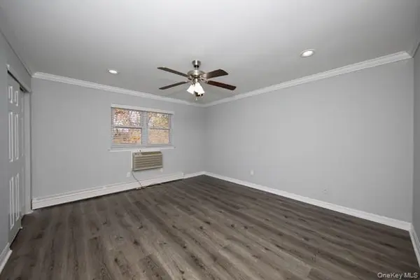 280 Bellmore AVE #18, East Islip, NY 11730