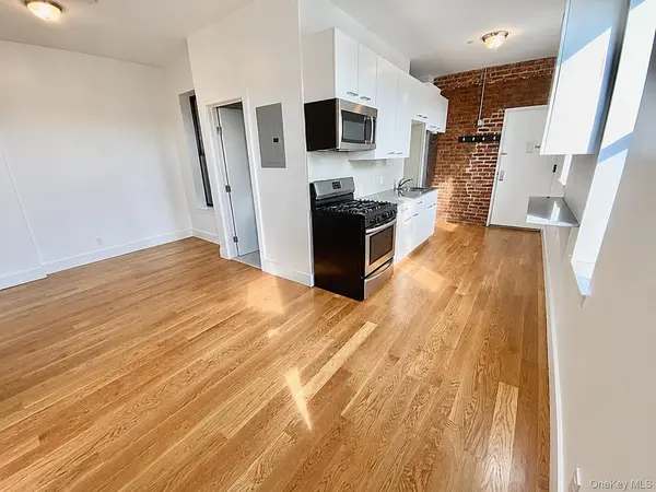 28-56 47th ST #3F, Astoria, NY 11103