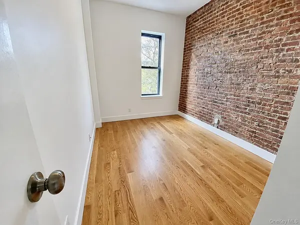 28-56 47th ST #3F, Astoria, NY 11103