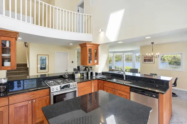 322 Arcadia DR, Ancramdale, NY 12503