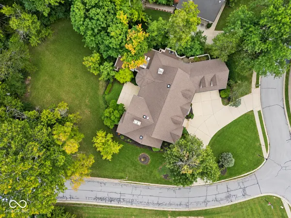 6290 Deerfield DR, Greenwood, IN 46143