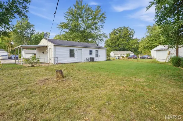 1329 Dominica DR, St Louis, MO 63138