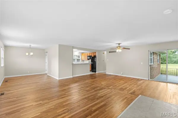 1411 Sherwood Forest DR, Florissant, MO 63031