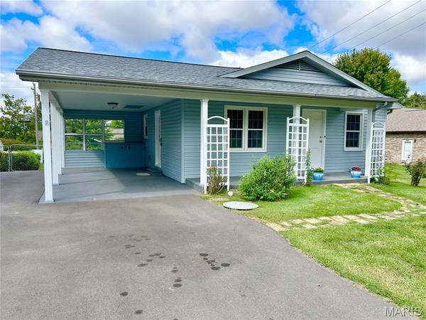 513 N Moore ST, Waterloo, IL 62298