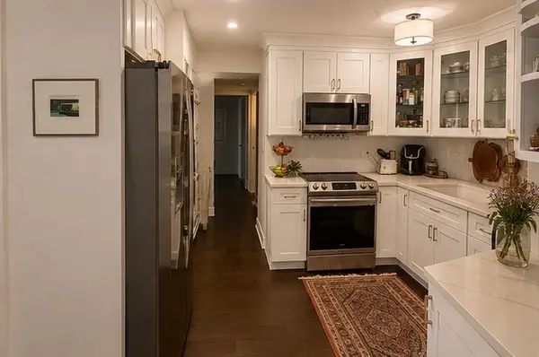 424 Park AVE #402, River Forest, IL 60305