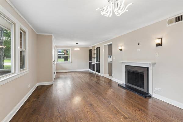 2392 MANOR LN, Park Ridge, IL 60068