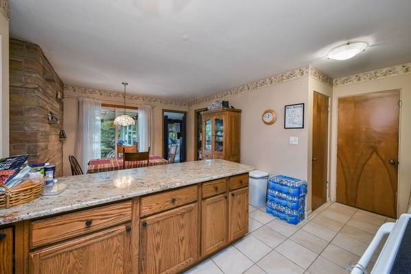 324 W Elm ST, Wheaton, IL 60189