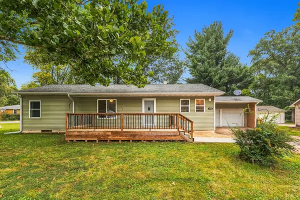 1615 Dorothy ST, Dixon, IL 61021