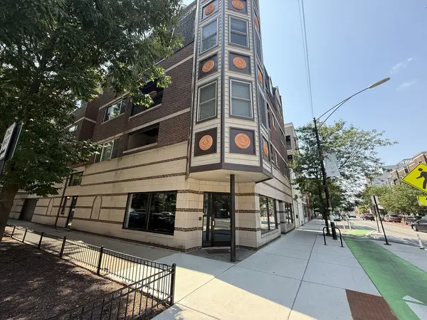 2301 W Belmont AVE #1, Chicago, IL 60618