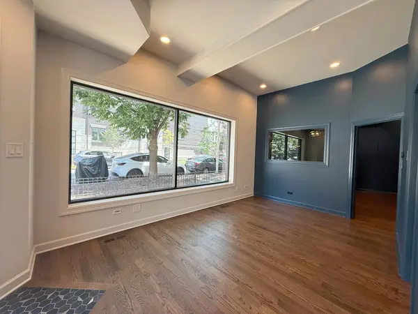 2301 W Belmont AVE #1, Chicago, IL 60618