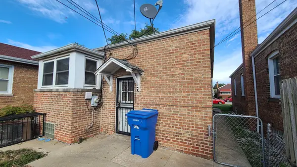 8828 S Ridgeland AVE, Chicago, IL 60617