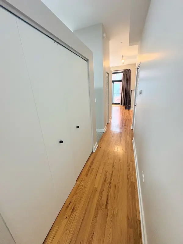 2 S Leavitt ST #308, Chicago, IL 60612