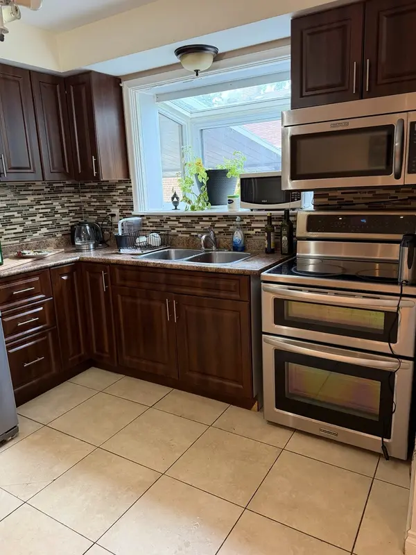 237 Zelda CRES, Richmond Hill, ON L4C 2Y7