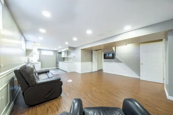 283 Debborah PL, Whitchurch-stouffville, ON L4A 5C5