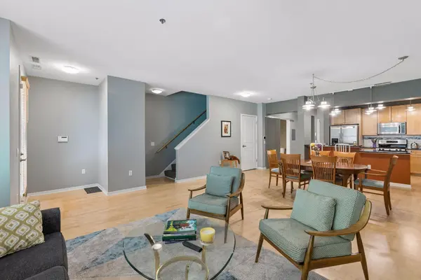 209 8th ST E #109, Saint Paul, MN 55101