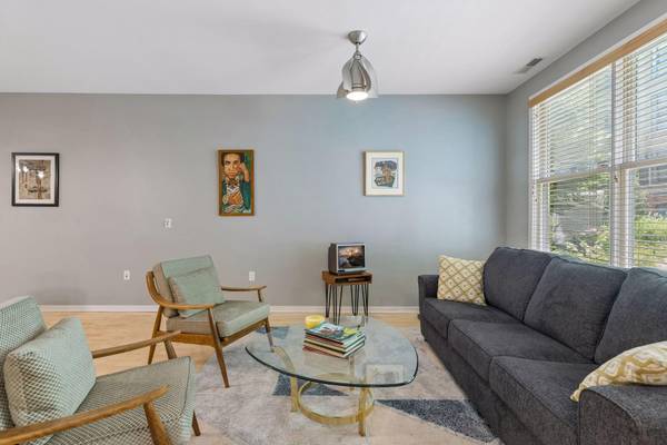 209 8th ST E #109, Saint Paul, MN 55101