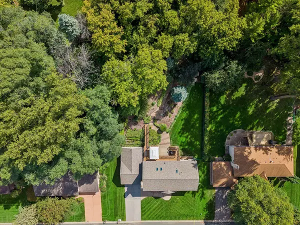 1538 Mccarthy RD, Eagan, MN 55121