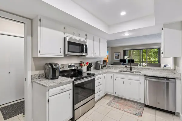 9700 Portland AVE S #223, Bloomington, MN 55420