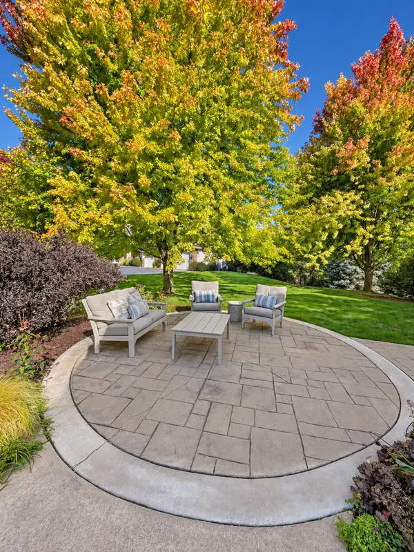 21761 Pine Tree CIR, Lakeville, MN 55044