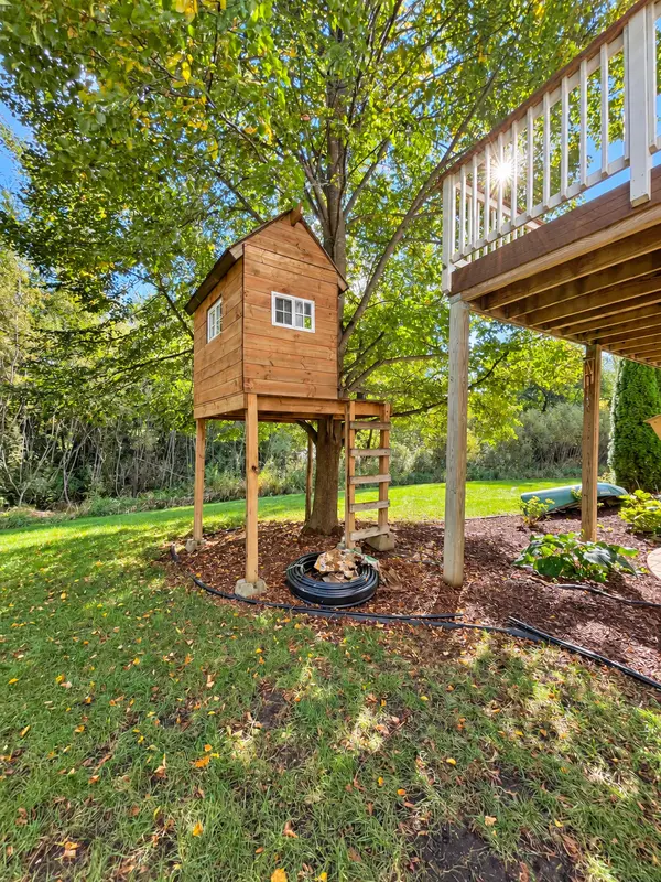 21761 Pine Tree CIR, Lakeville, MN 55044