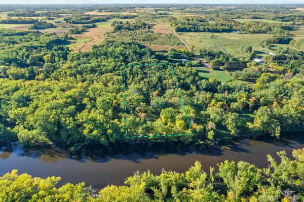 6167 Royal River RD, Braham, MN 55006