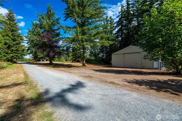 2033 E Pole RD, Everson, WA 98247