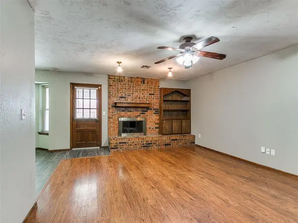 1506 Glenwood DR, Moore, OK 73160