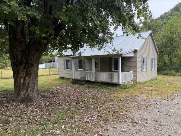 1611 Knob Creek Rd, Celina, TN 38551