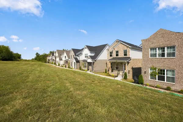 1103 Freeboard Aly, La Vergne, TN 37086