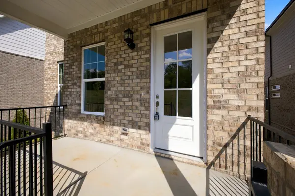 1103 Freeboard Aly, La Vergne, TN 37086