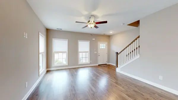 215 Mansfield Dr, Gallatin, TN 37066