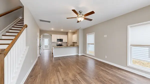 215 Mansfield Dr, Gallatin, TN 37066