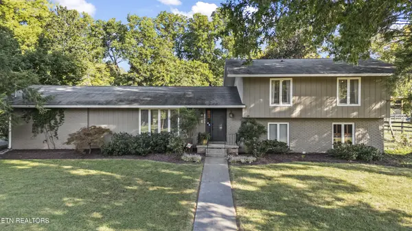 8705 Wimbledon Drive, Knoxville, TN 37923