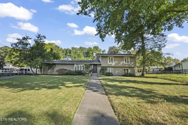 8705 Wimbledon Drive, Knoxville, TN 37923