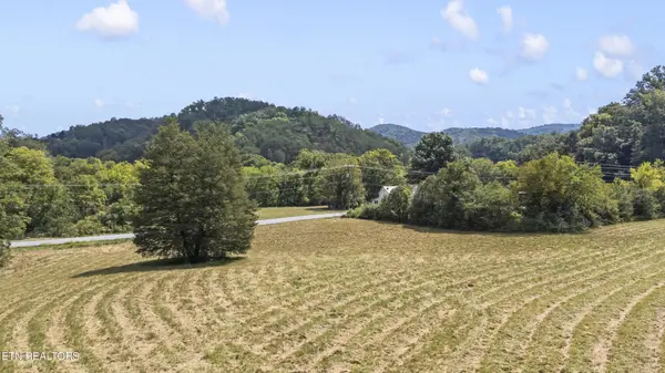 1964 Little Valley Rd, Sevierville, TN 37862