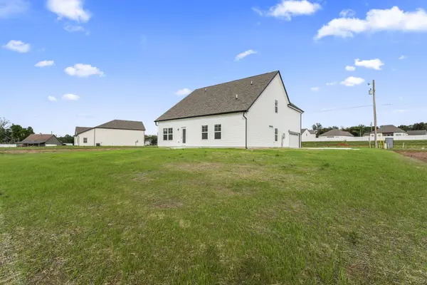 718 Creekbend Ln, Murfreesboro, TN 37129