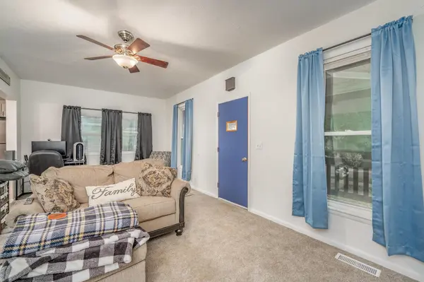 1209 N C St, Wellington, KS 67152