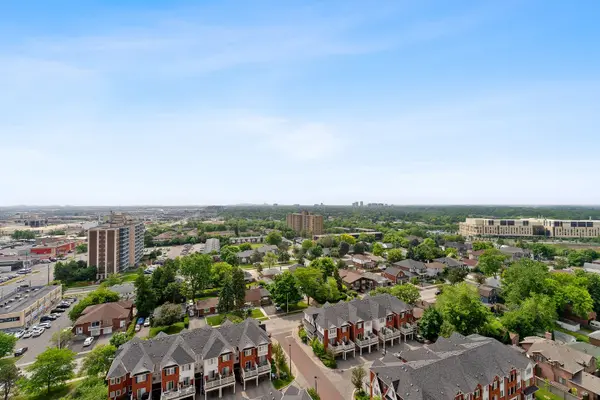 215 Queen ST E #1503, Brampton, ON L4W 0A9