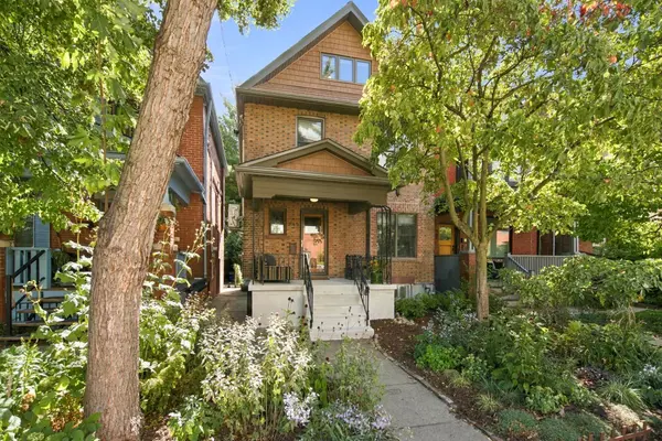 245 St Johns RD, Toronto W02, ON M6P 1V3