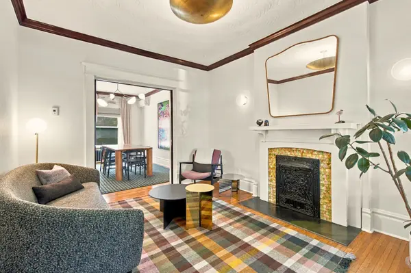 245 St Johns RD, Toronto W02, ON M6P 1V3