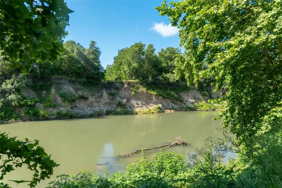 000 County Road 343, Gonzales, TX 78629