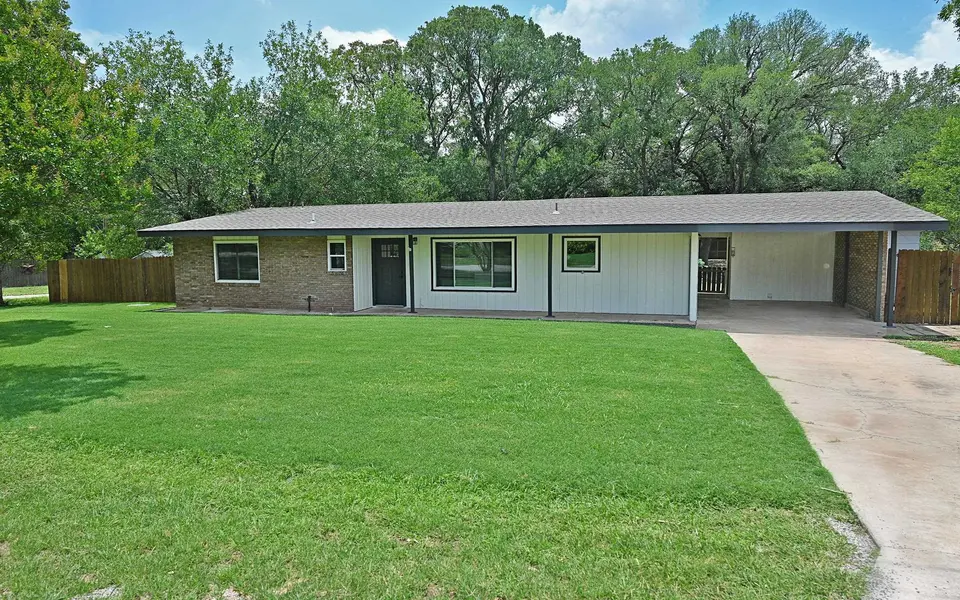 5204 Bedford DR, Kingsland, TX 78639