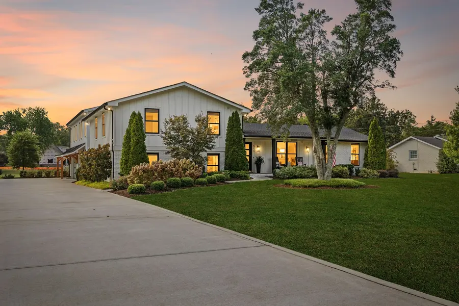 513 Mansion Dr, Brentwood, TN 37027