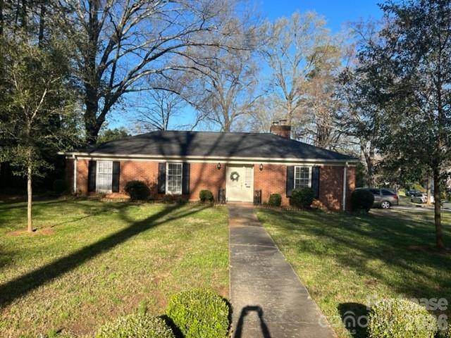 2600 Selwyn AVE, Charlotte, NC 28209